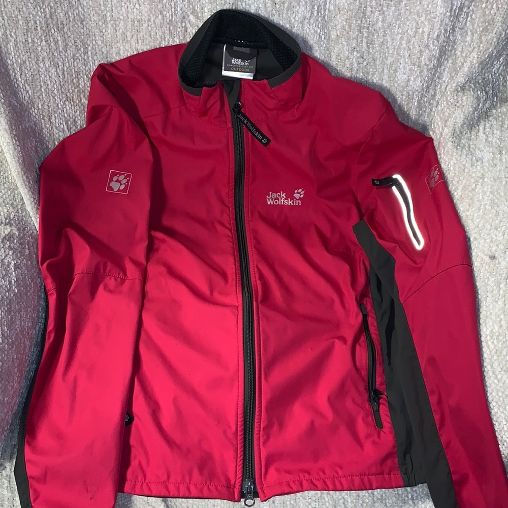 Jack Wolfskin Women’s Storm Lock Windproof Softshell Jacket